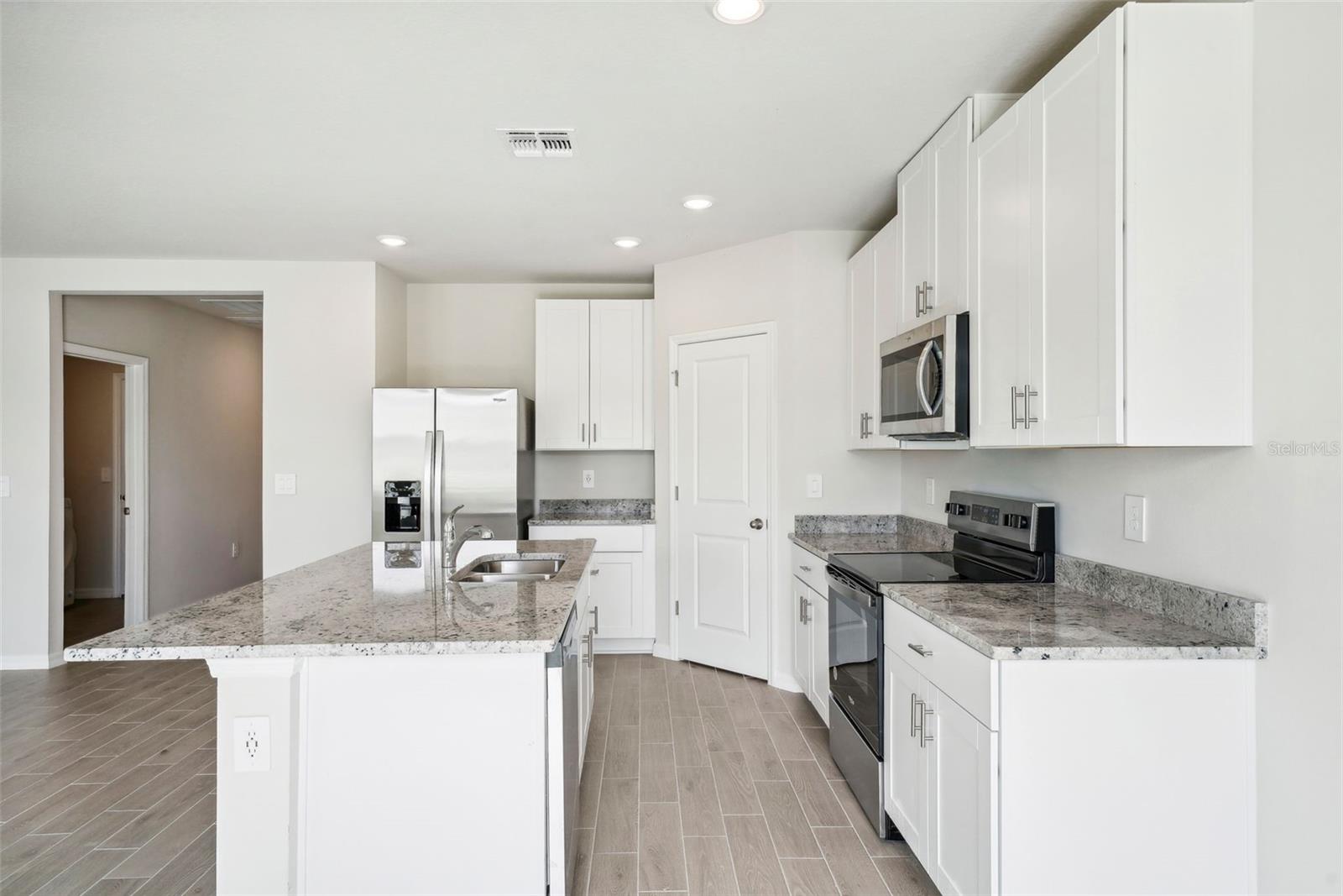 1701 Forest Run Ln Property Photo 18