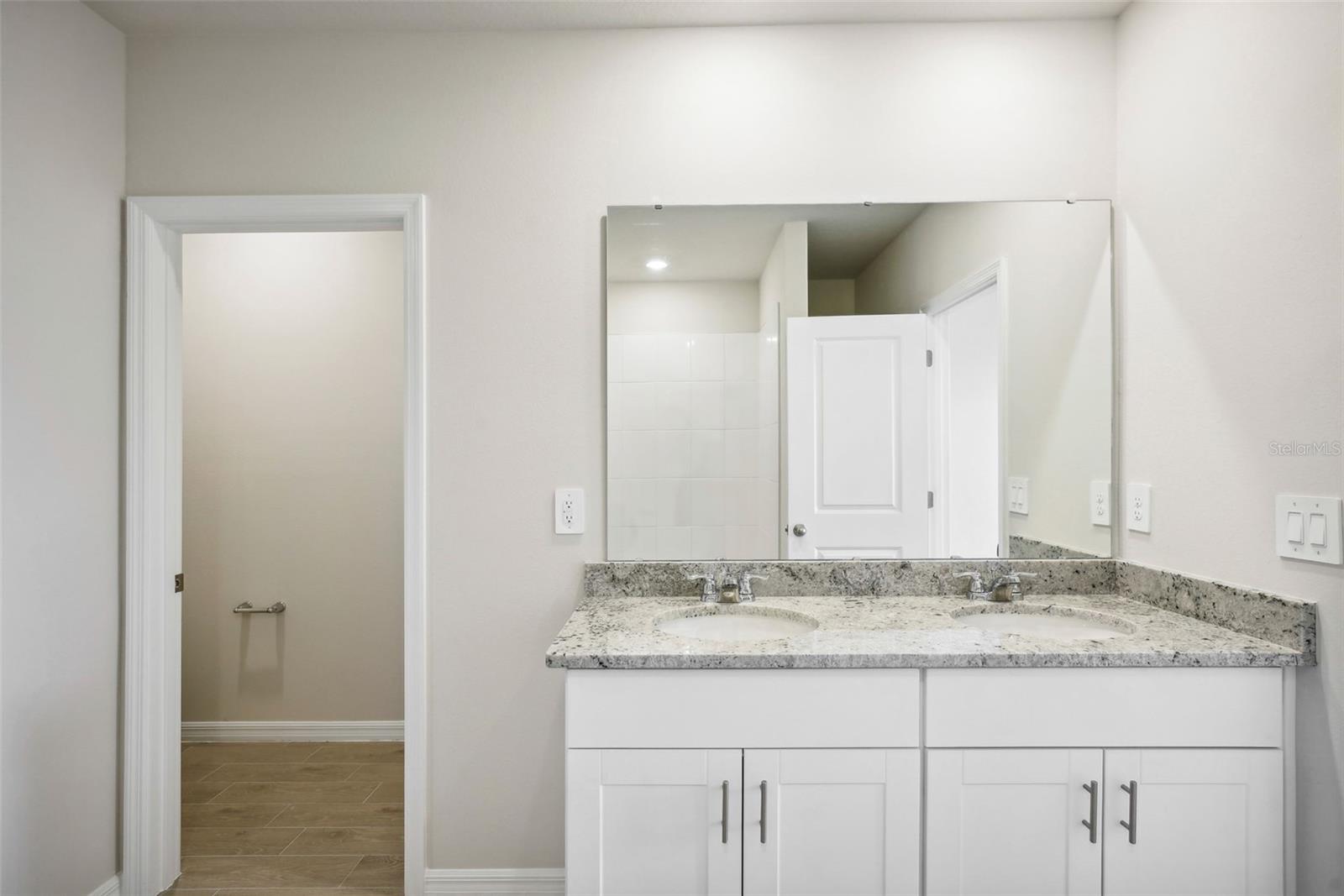 1701 Forest Run Ln Property Photo 41