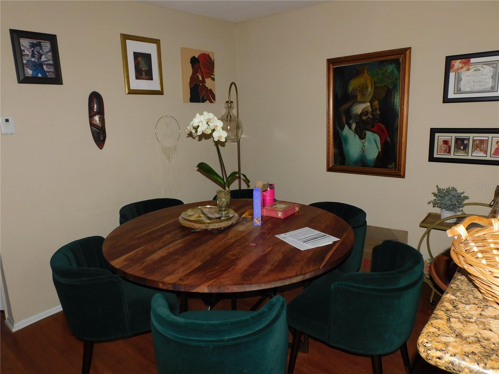 208 Afton Sq #307 Property Photo 3