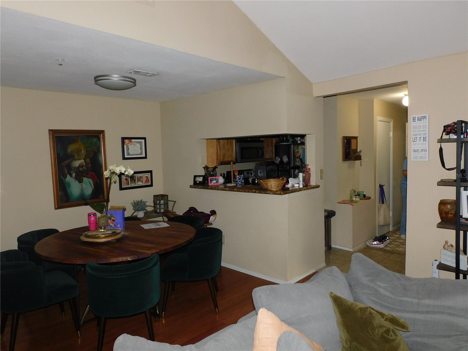 208 Afton Sq #307 Property Photo 7