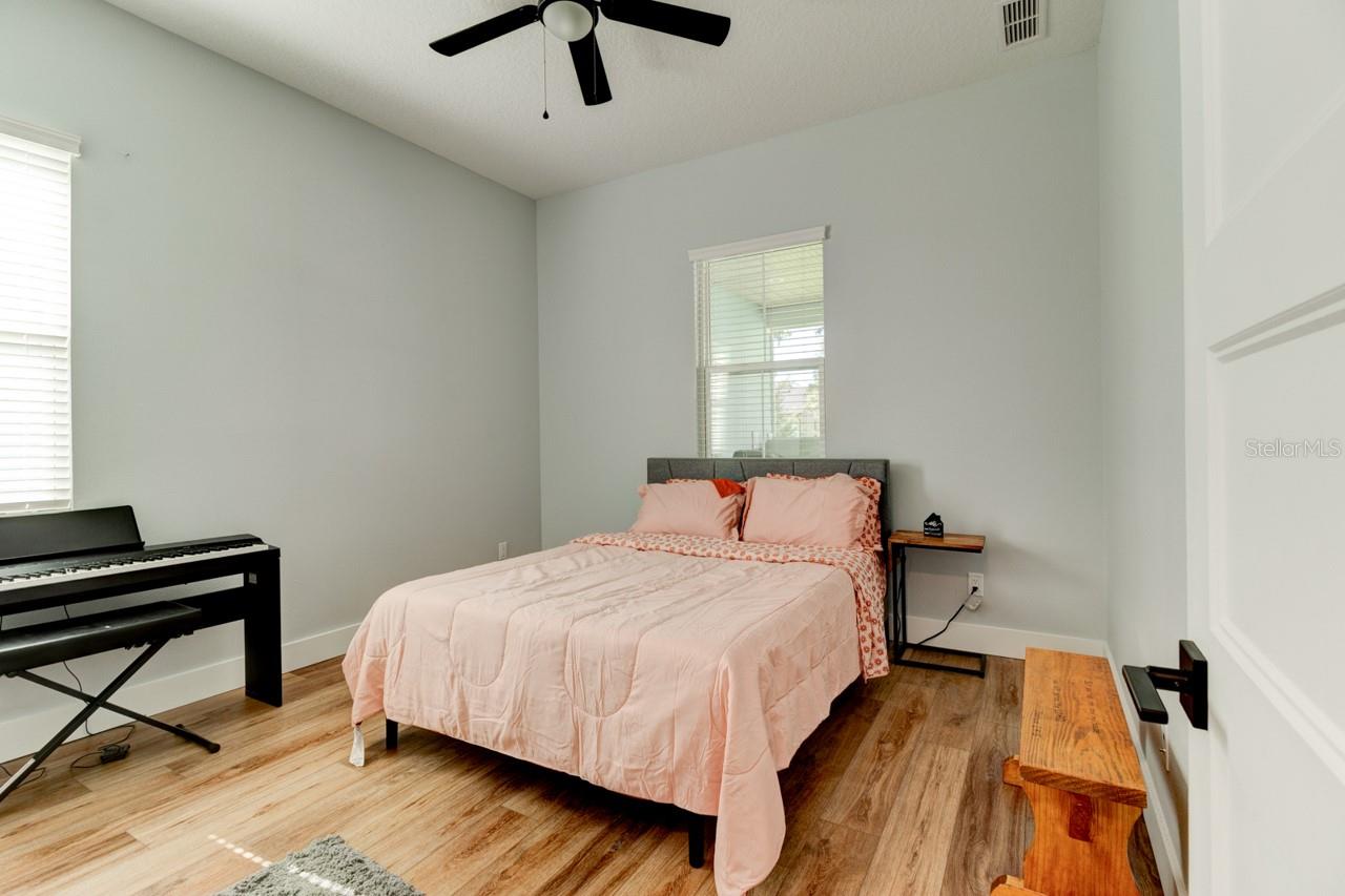 327 W Park St Property Photo 9