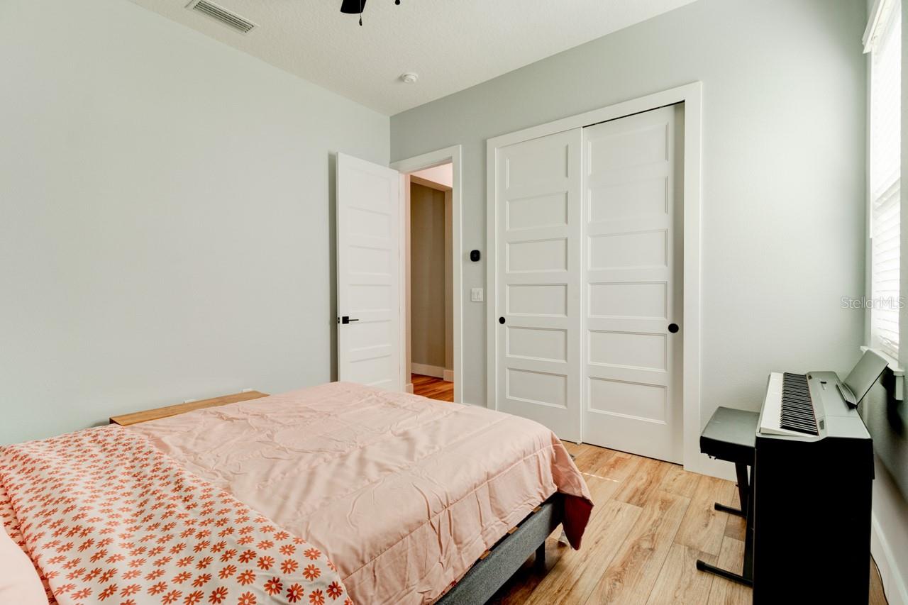 327 W Park St Property Photo 10