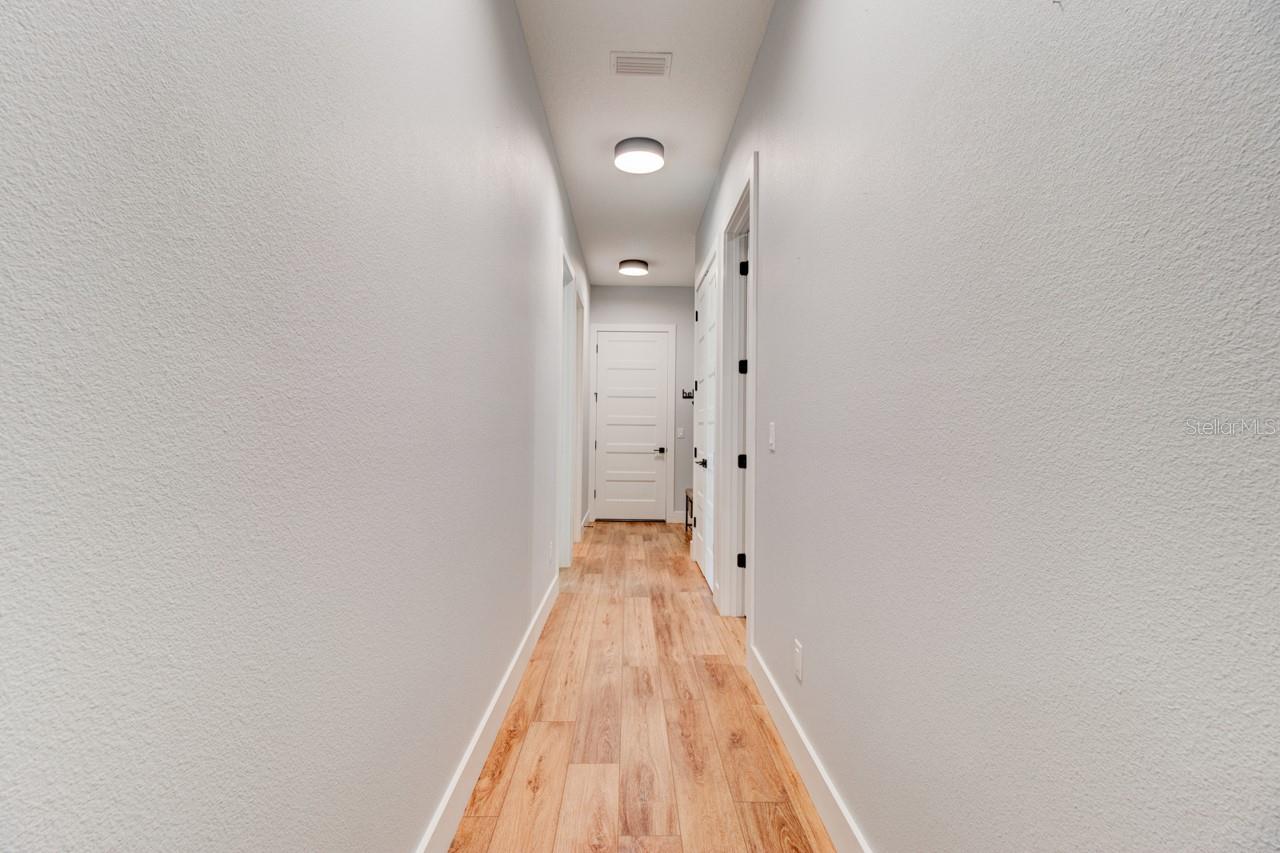 327 W Park St Property Photo 14