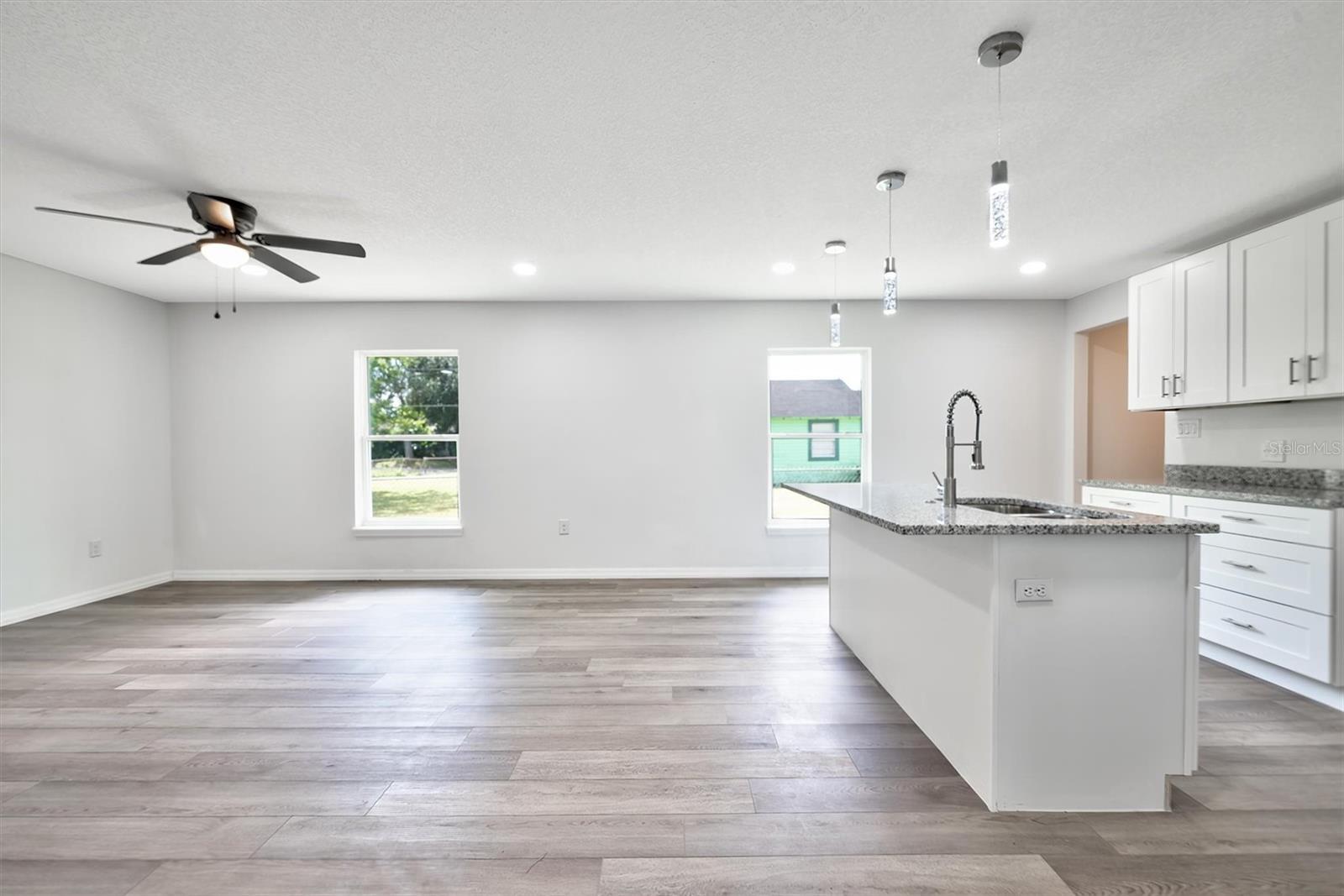 2261 Greenway St Property Photo 5