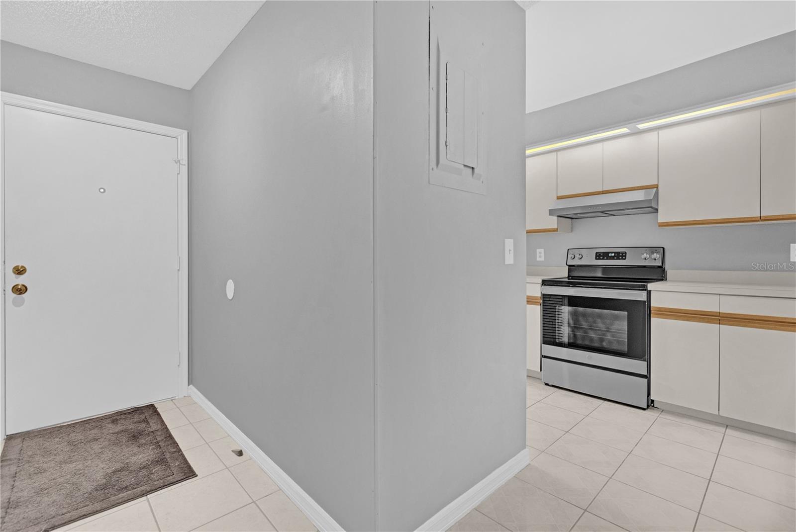 2384 Sun Valley Cir Property Photo 4