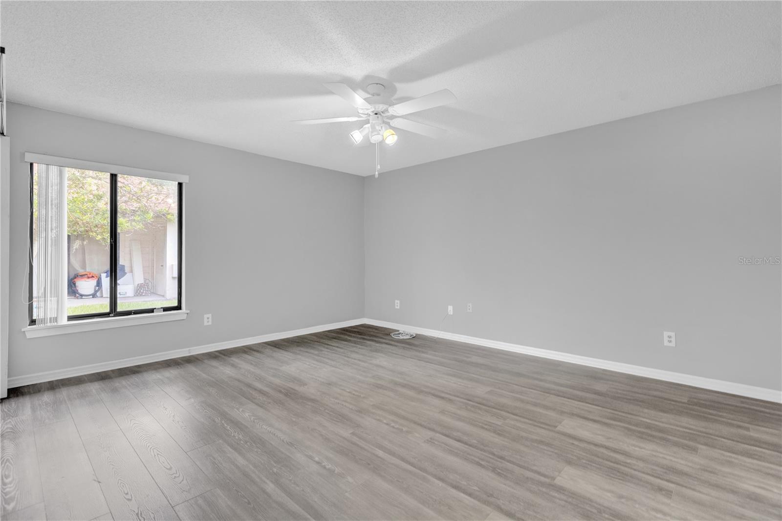 2384 Sun Valley Cir Property Photo 14