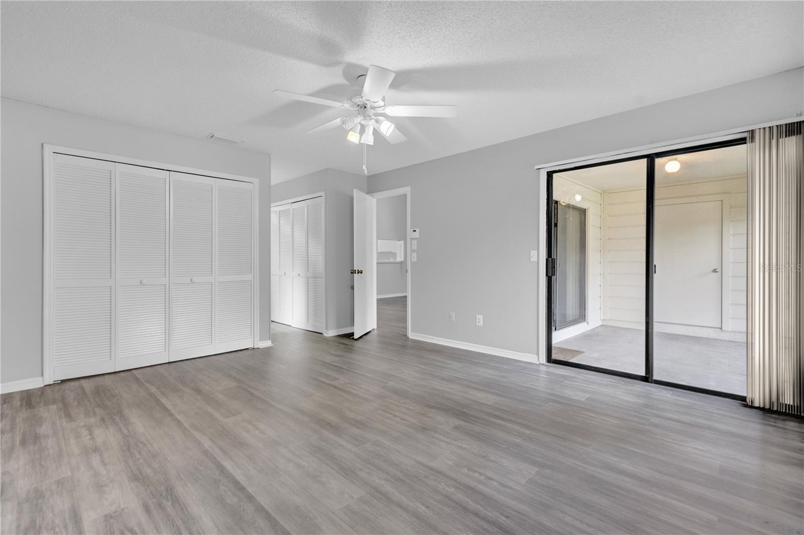 2384 Sun Valley Cir Property Photo 17