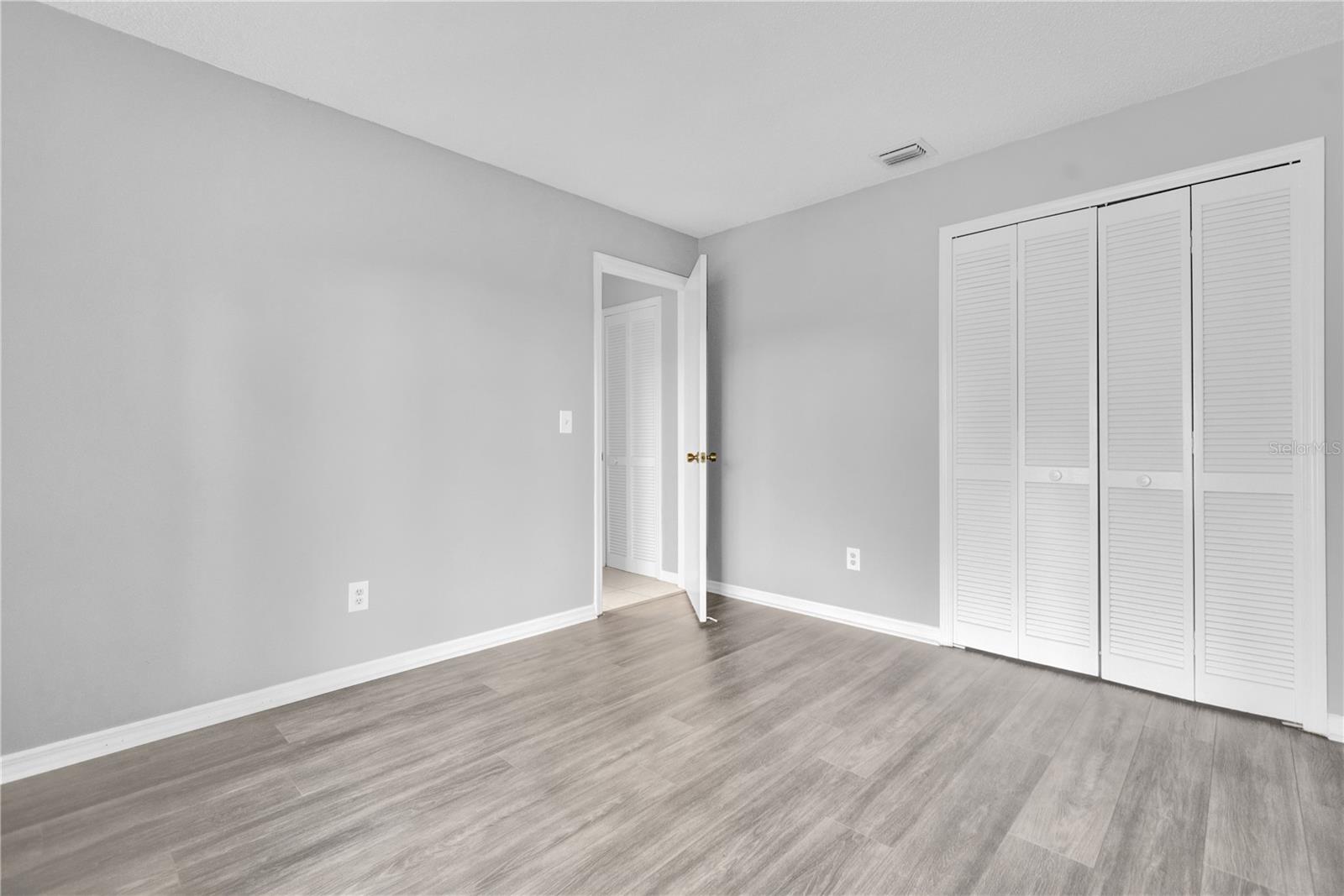 2384 Sun Valley Cir Property Photo 23