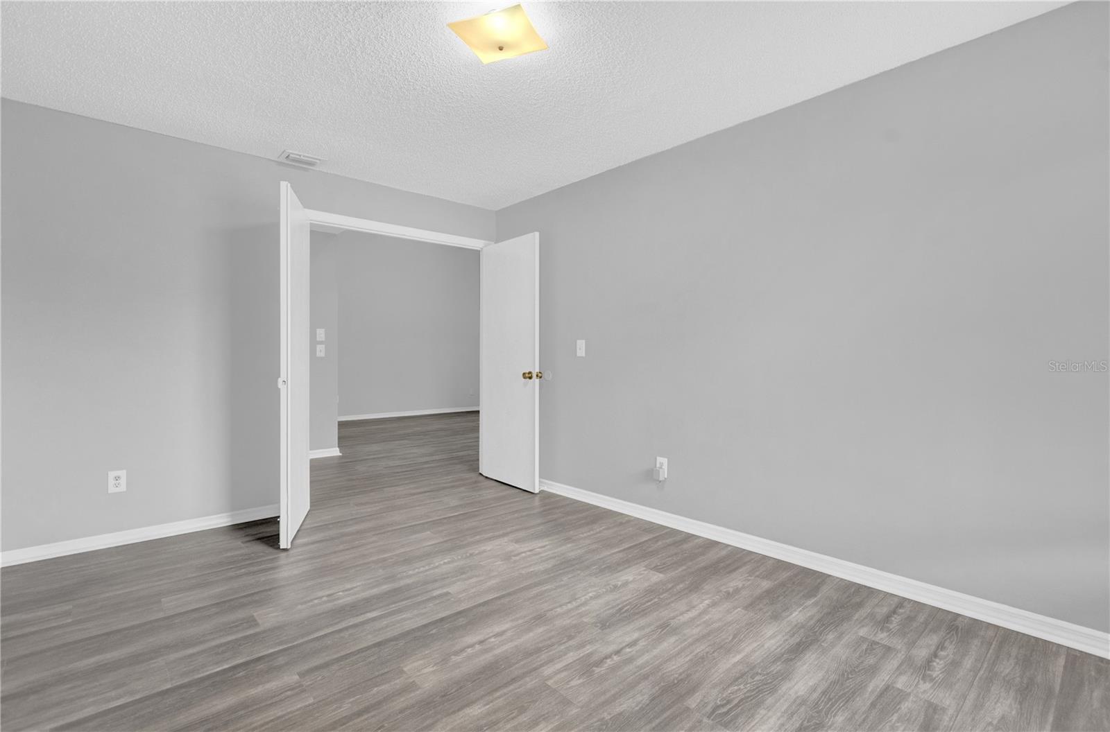2384 Sun Valley Cir Property Photo 26