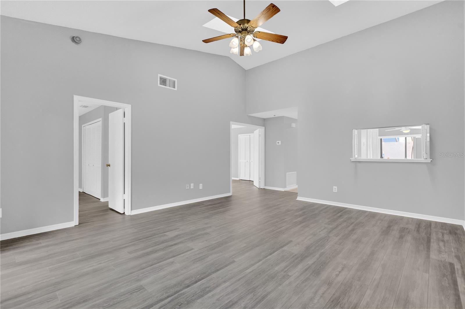 2384 Sun Valley Cir Property Photo 27