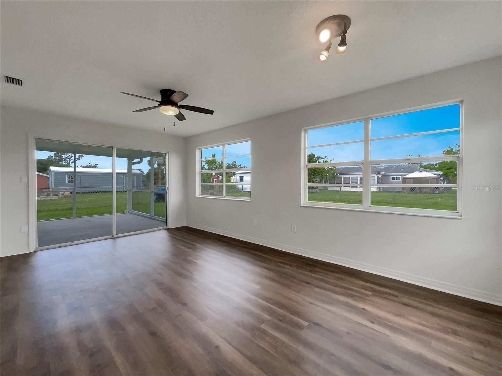 8188 San Jacinto Ave Property Photo 4