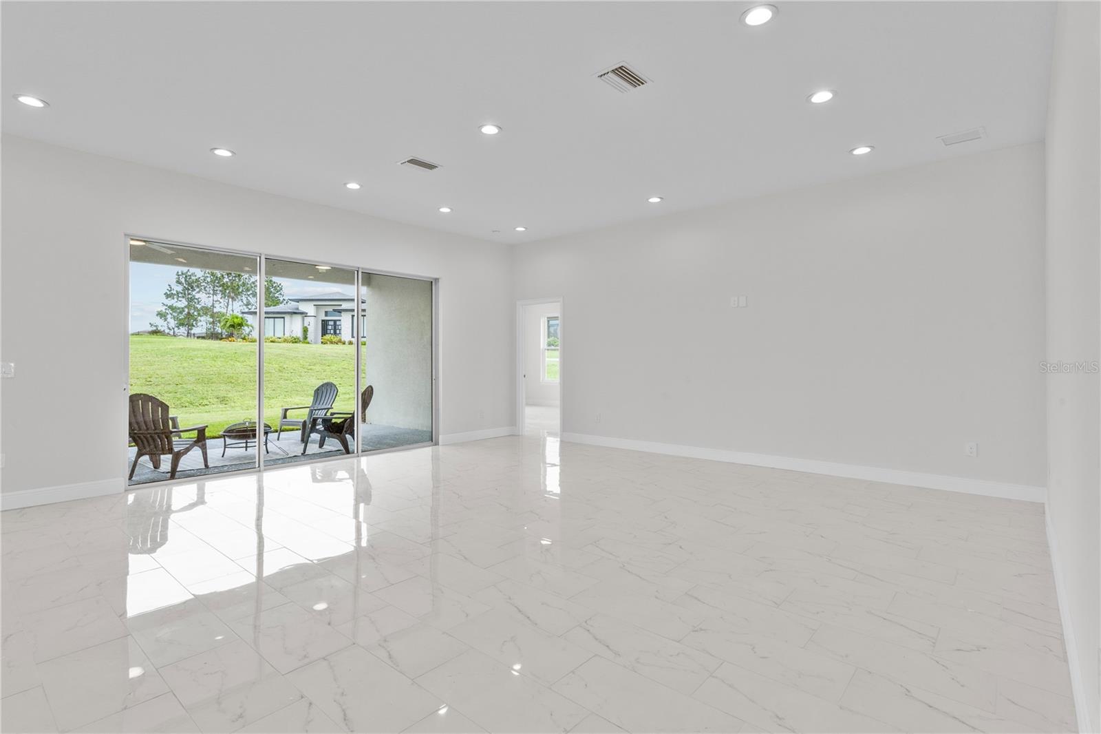 169 Valencia Ridge Dr Property Photo 11