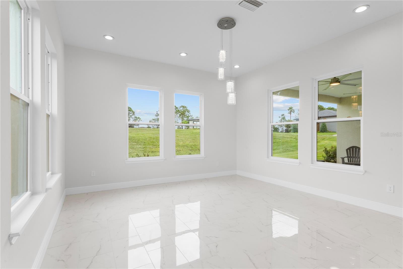 169 Valencia Ridge Dr Property Photo 23