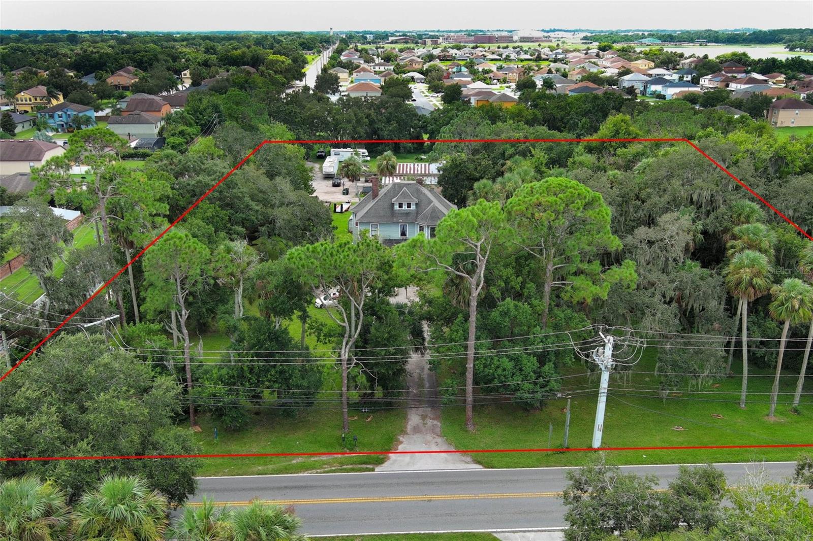 2341 Celery Ave Property Photo 4