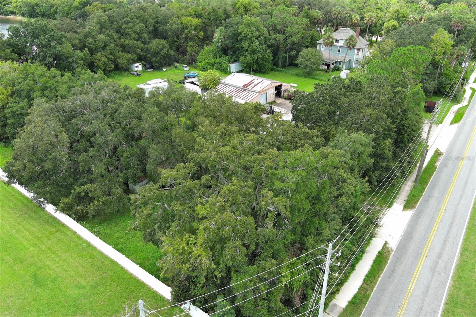 2341 Celery Ave Property Photo 8