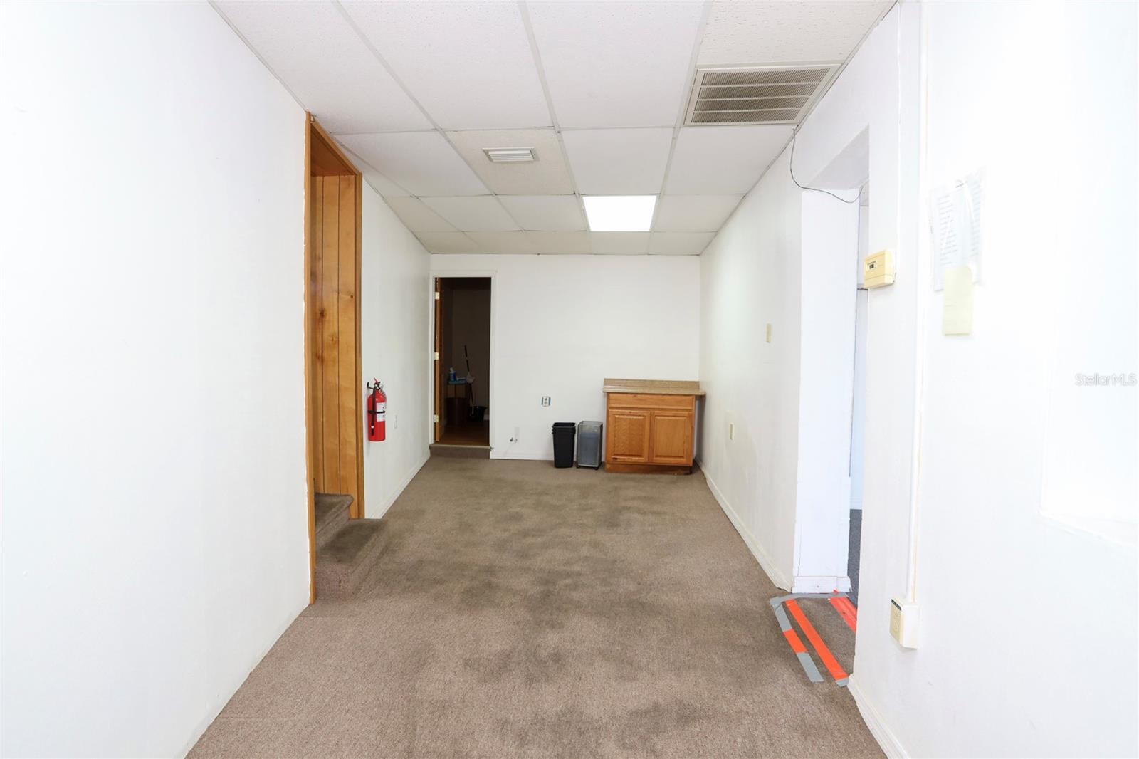 240 S 1st St Property Photo 8