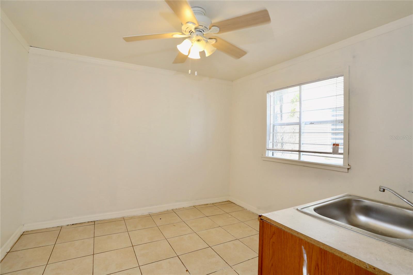 240 S 1st St Property Photo 15