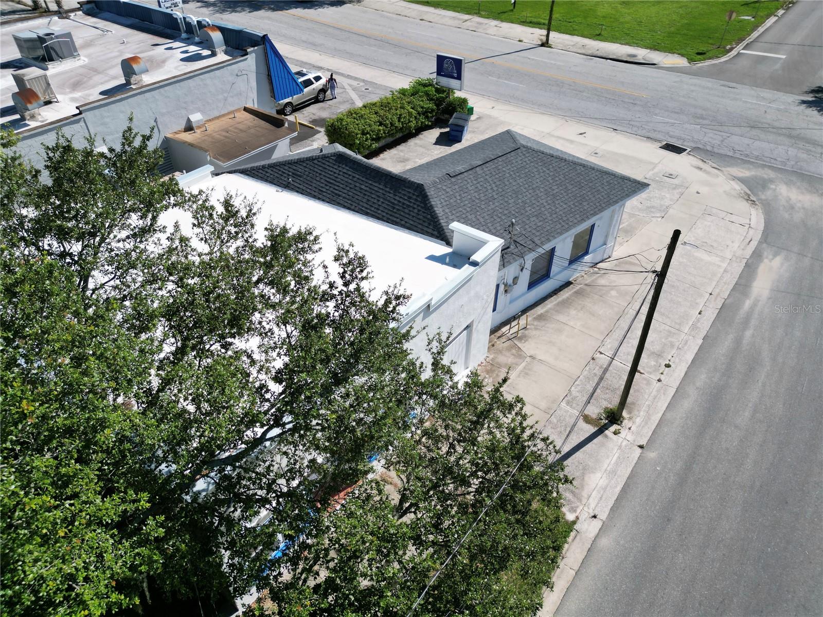 240 S 1st St Property Photo 23