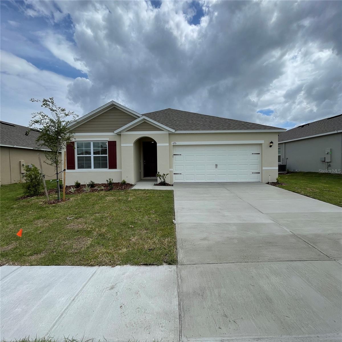 675 Squires Grove Dr Property Photo