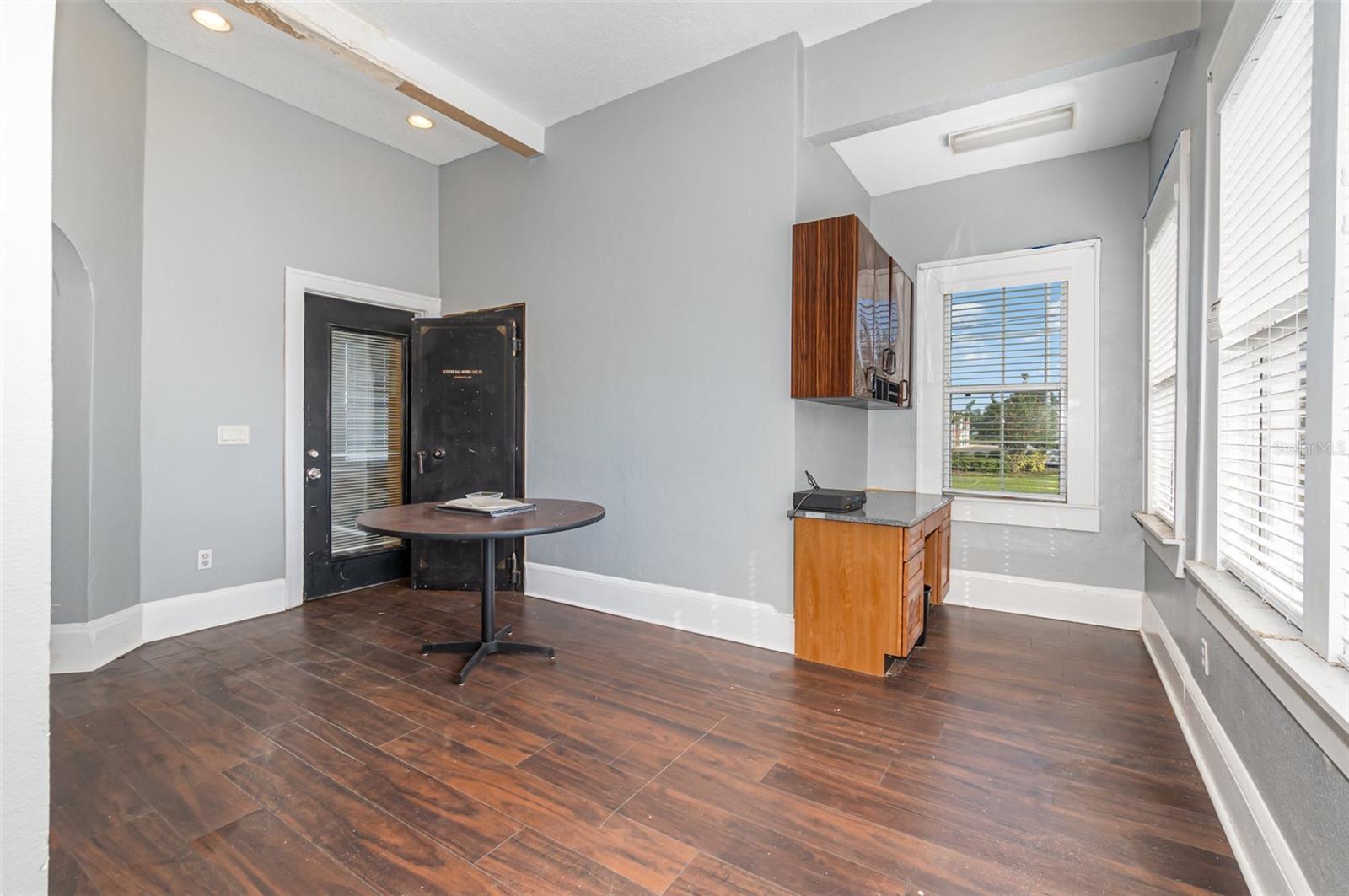 800 Historic Goldsboro Blvd Property Photo 7