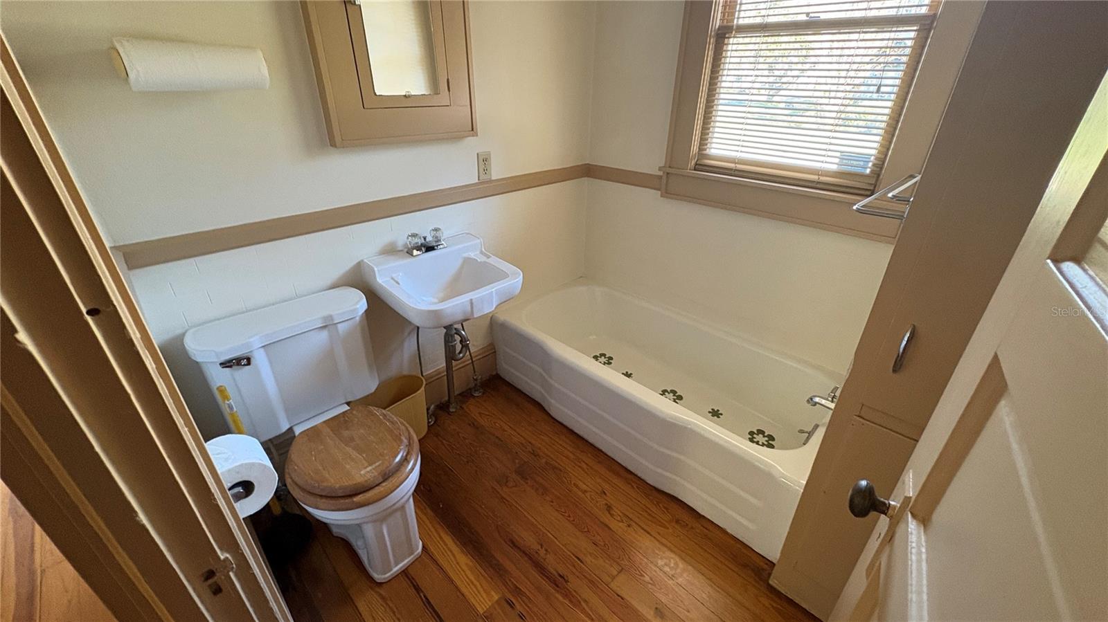 122 N St. Clair Abrams Ave Property Photo 9