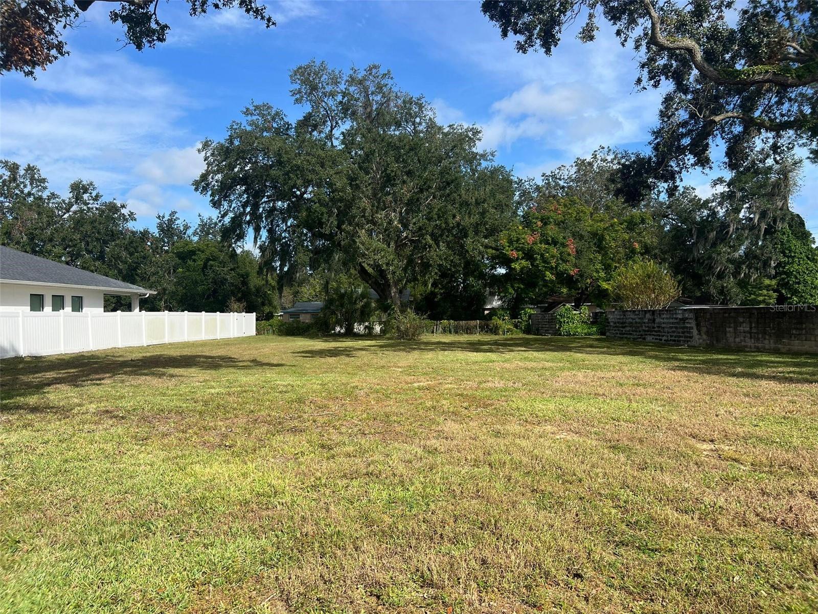 1007 Venetian Ave Property Photo 3