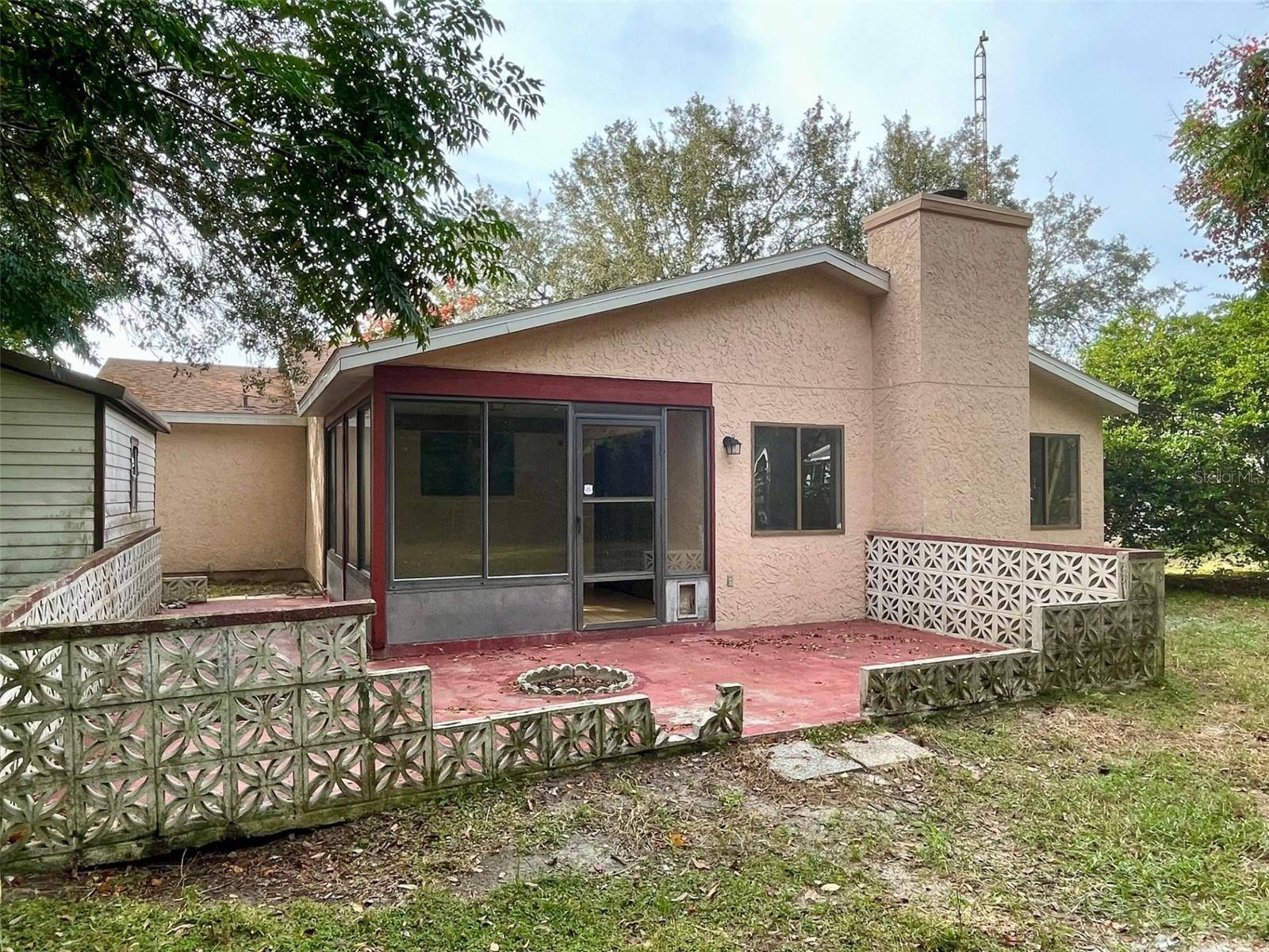 9273 Spring Rd Property Photo 8