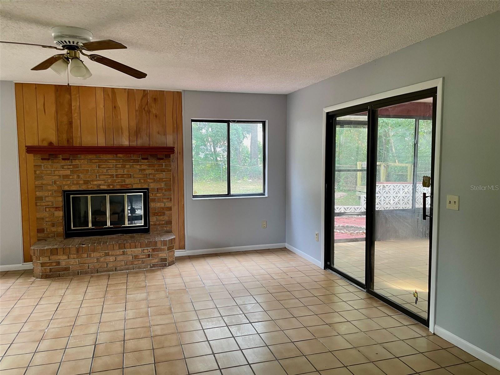 9273 Spring Rd Property Photo 16