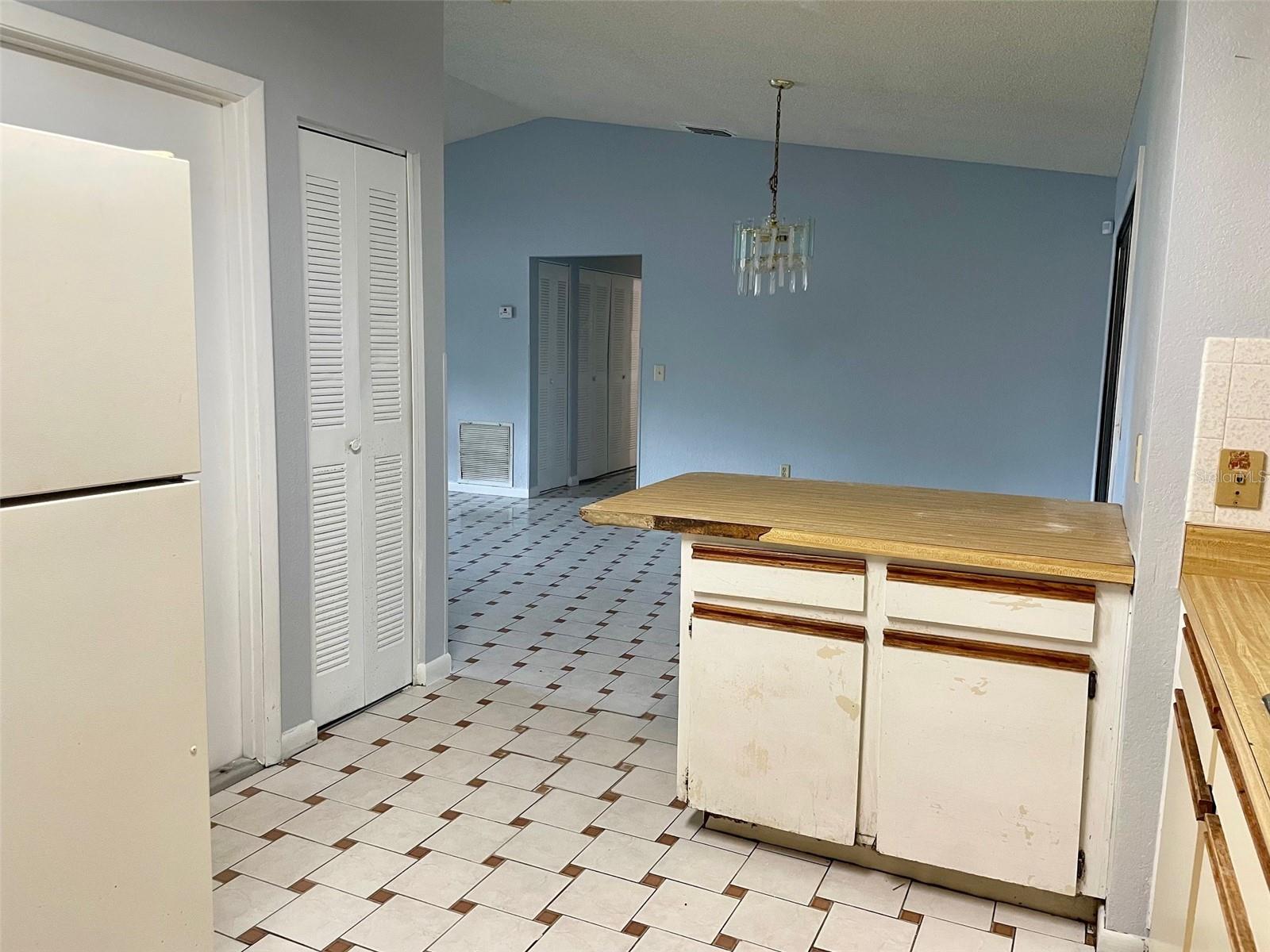 9273 Spring Rd Property Photo 23