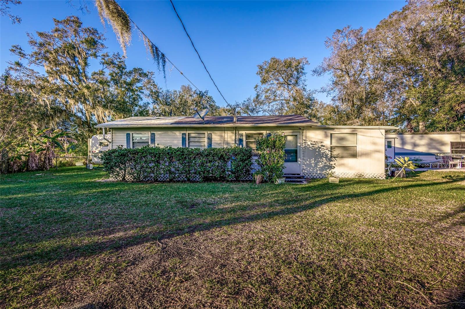 1315 W Oak Dr Property Photo 1