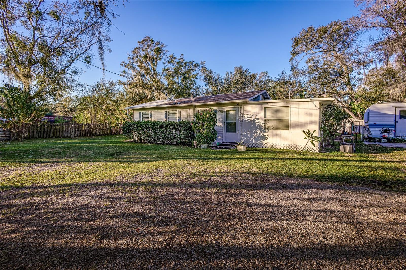 1315 W Oak Dr Property Photo 4