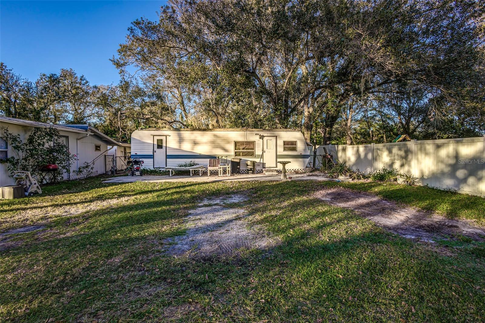 1315 W Oak Dr Property Photo 6