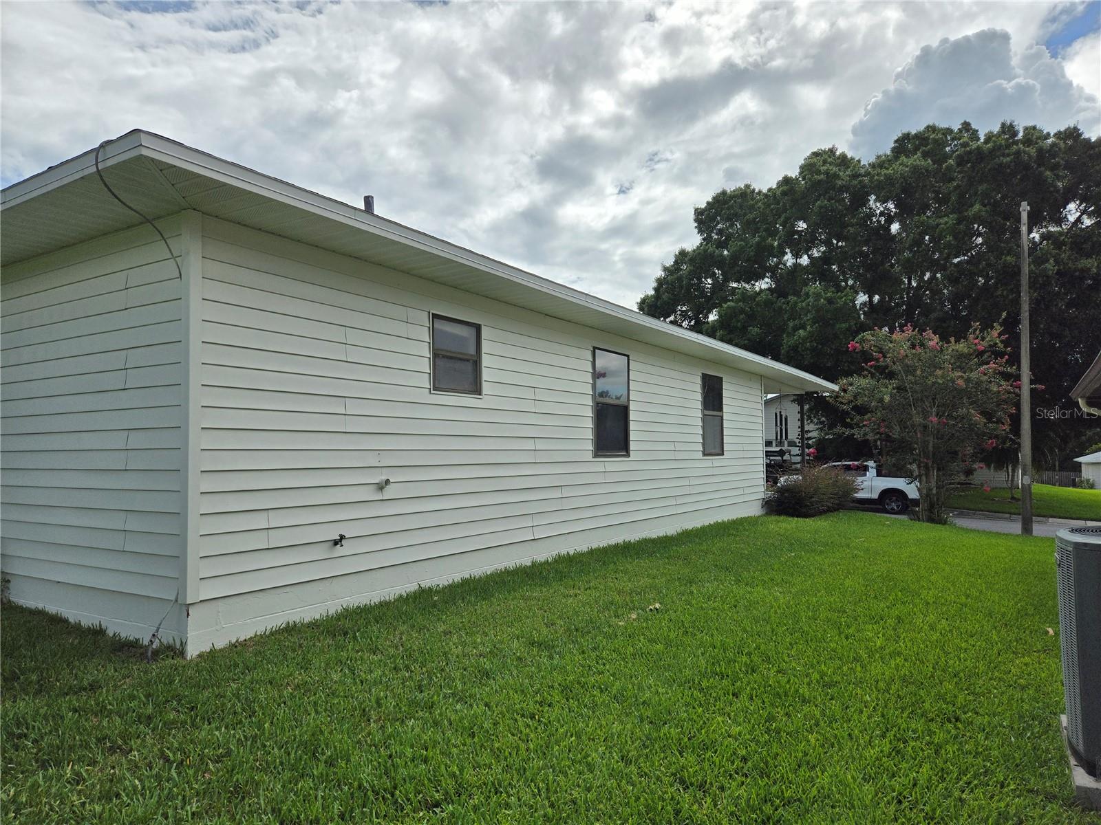 3130 Prairie Dunes Cir W Property Photo 6