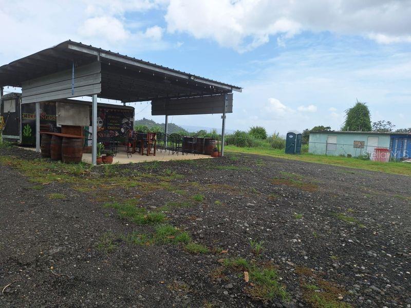 2 Carr Pr Property Photo 4