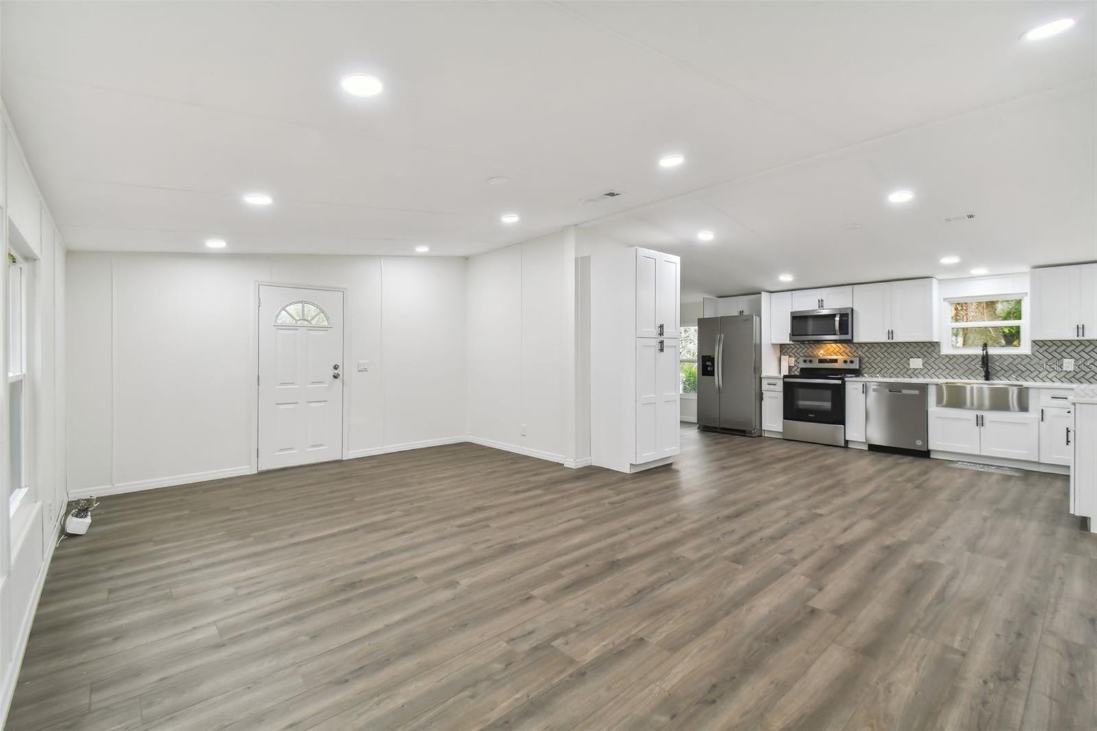3228 Sandy Drive Property Photo 4