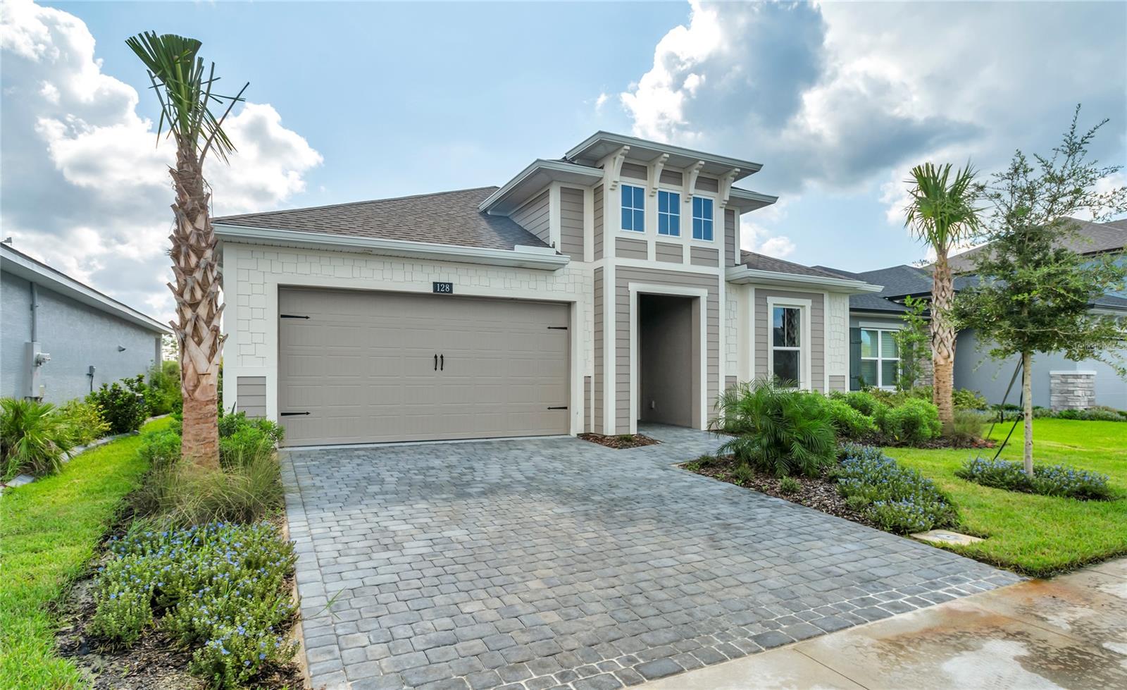 128 Mosaic Blvd Property Photo 2