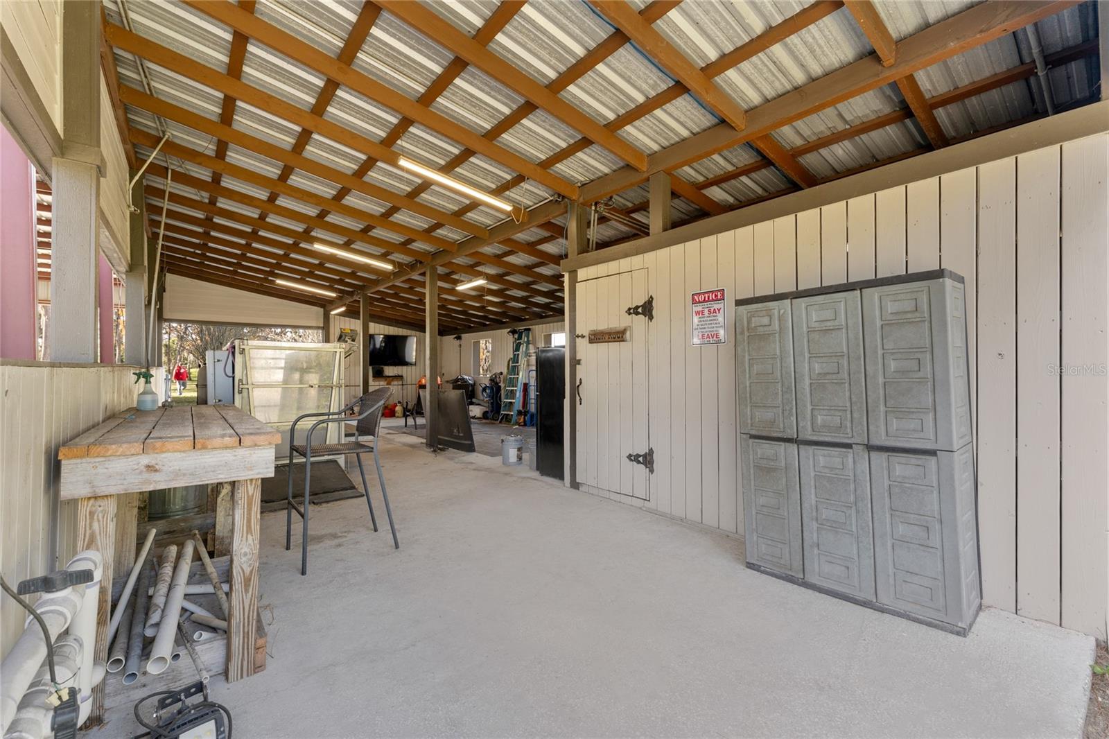 15701 Race Track Rd Property Photo 15