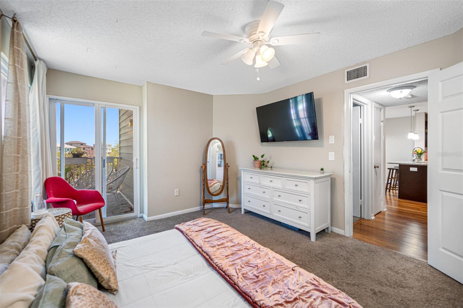 5712 Biscayne Ct #105 Property Photo 17