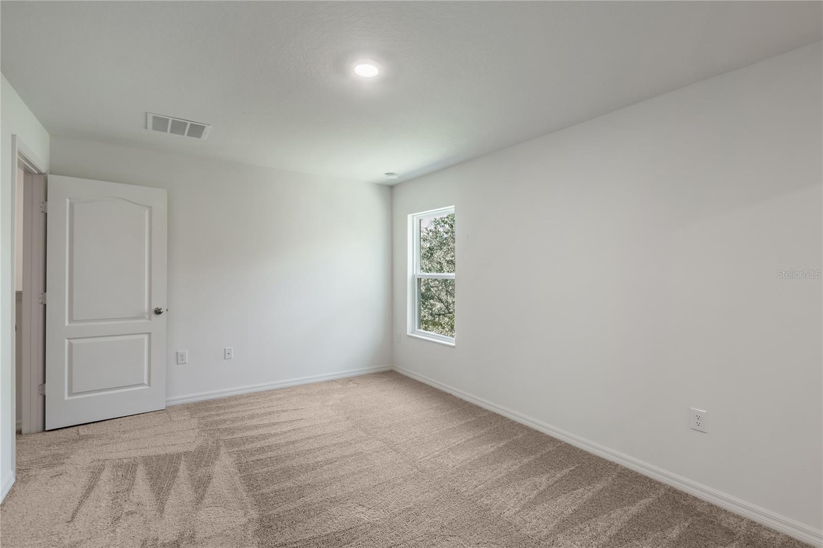 572 Bay Leaf Dr Property Photo 10