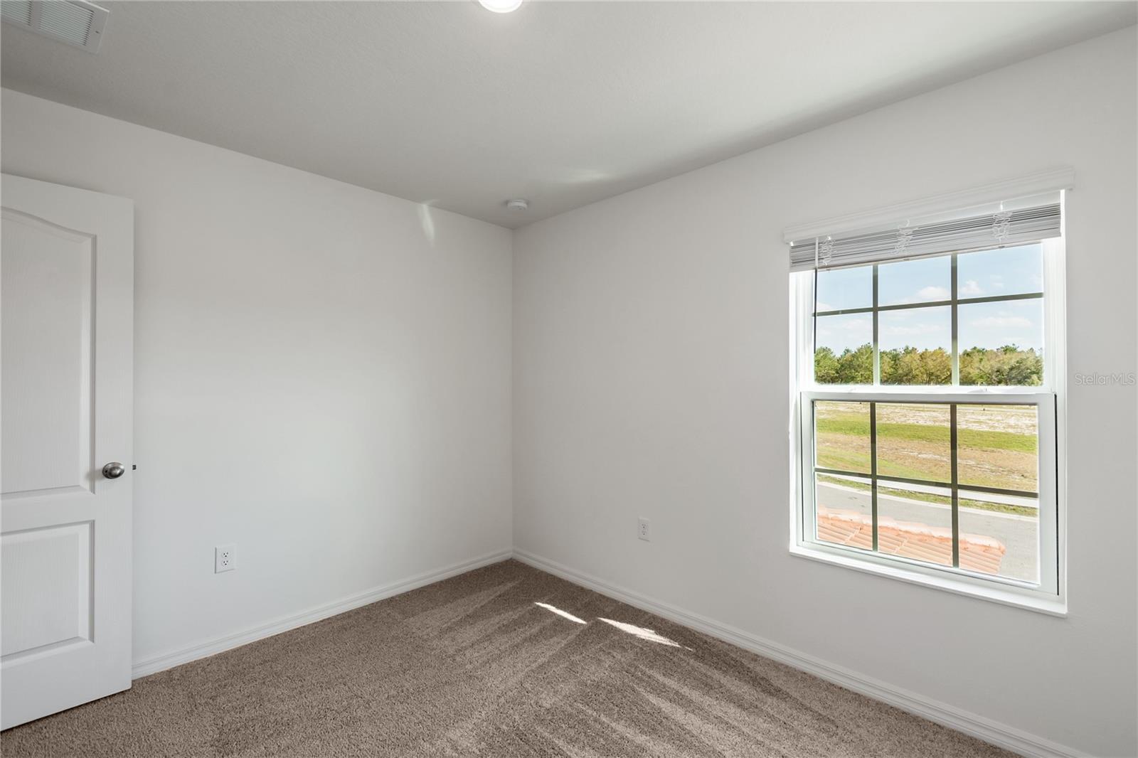 572 Bay Leaf Dr Property Photo 14