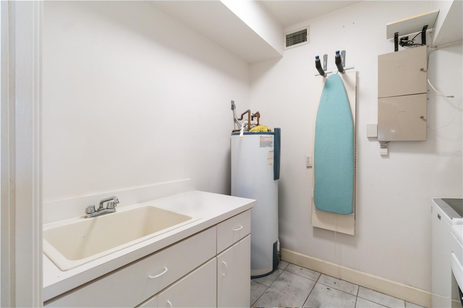 3415 S Washington Ave Property Photo 44