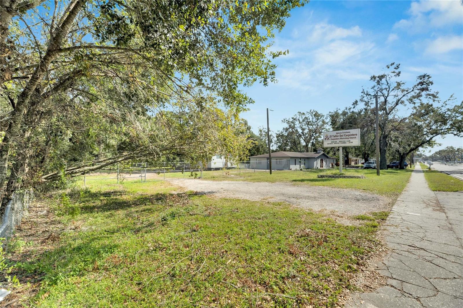 3001 S Kings Ave Property Photo 3