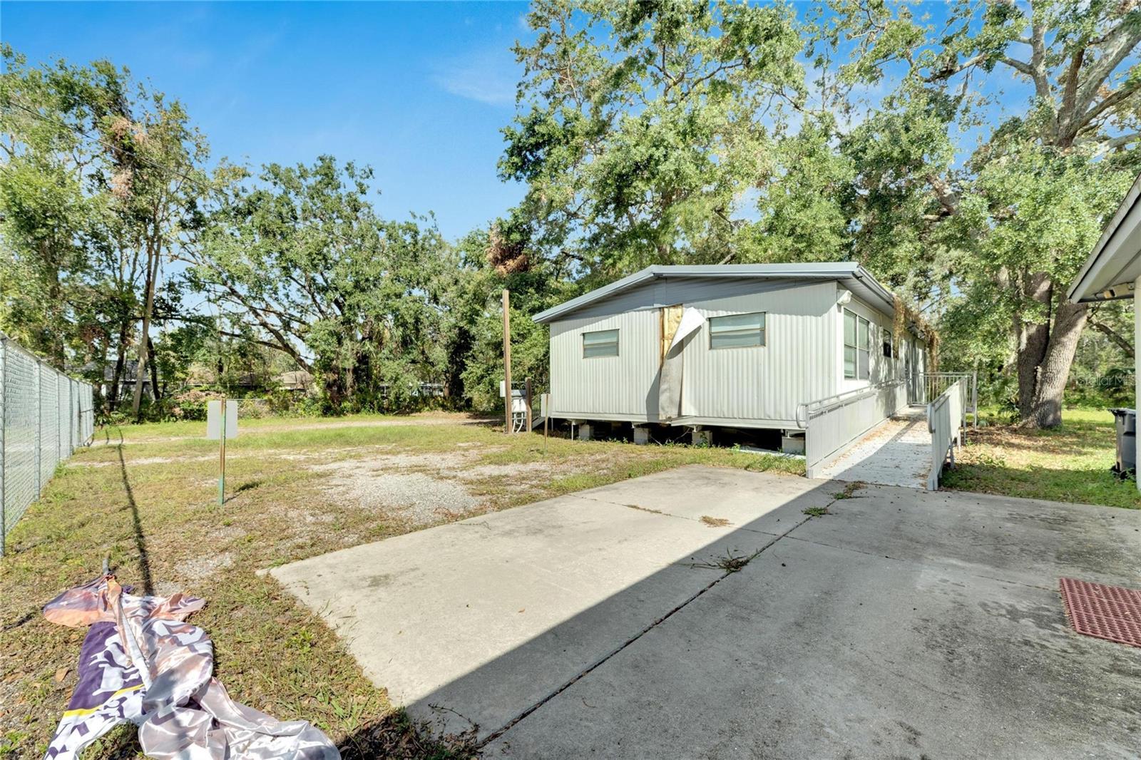 3001 S Kings Ave Property Photo 32