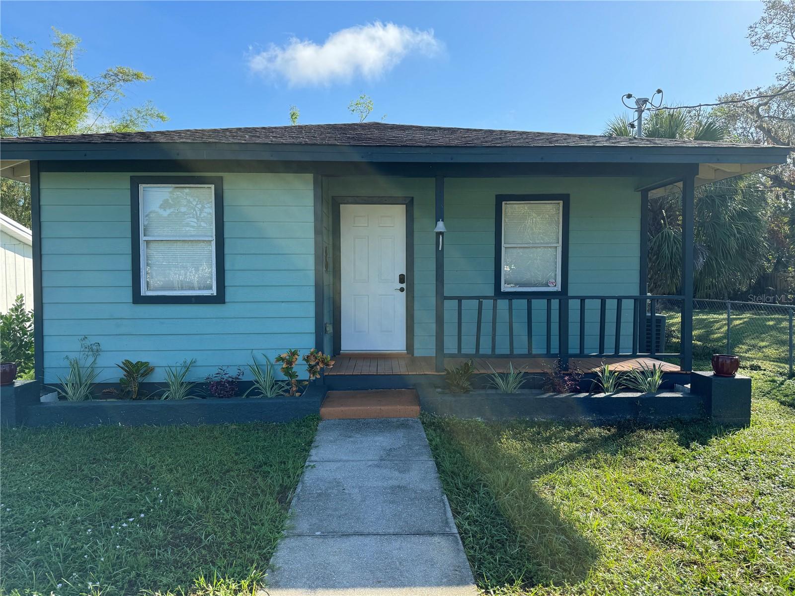 847 Hand Ave Property Photo 1