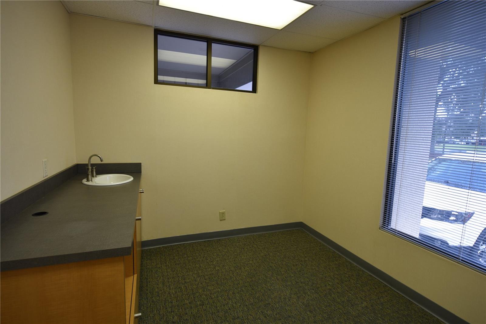 9109 Baymeadows Rd Property Photo 6