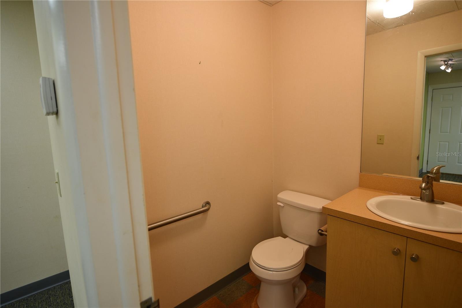 9109 Baymeadows Rd Property Photo 8