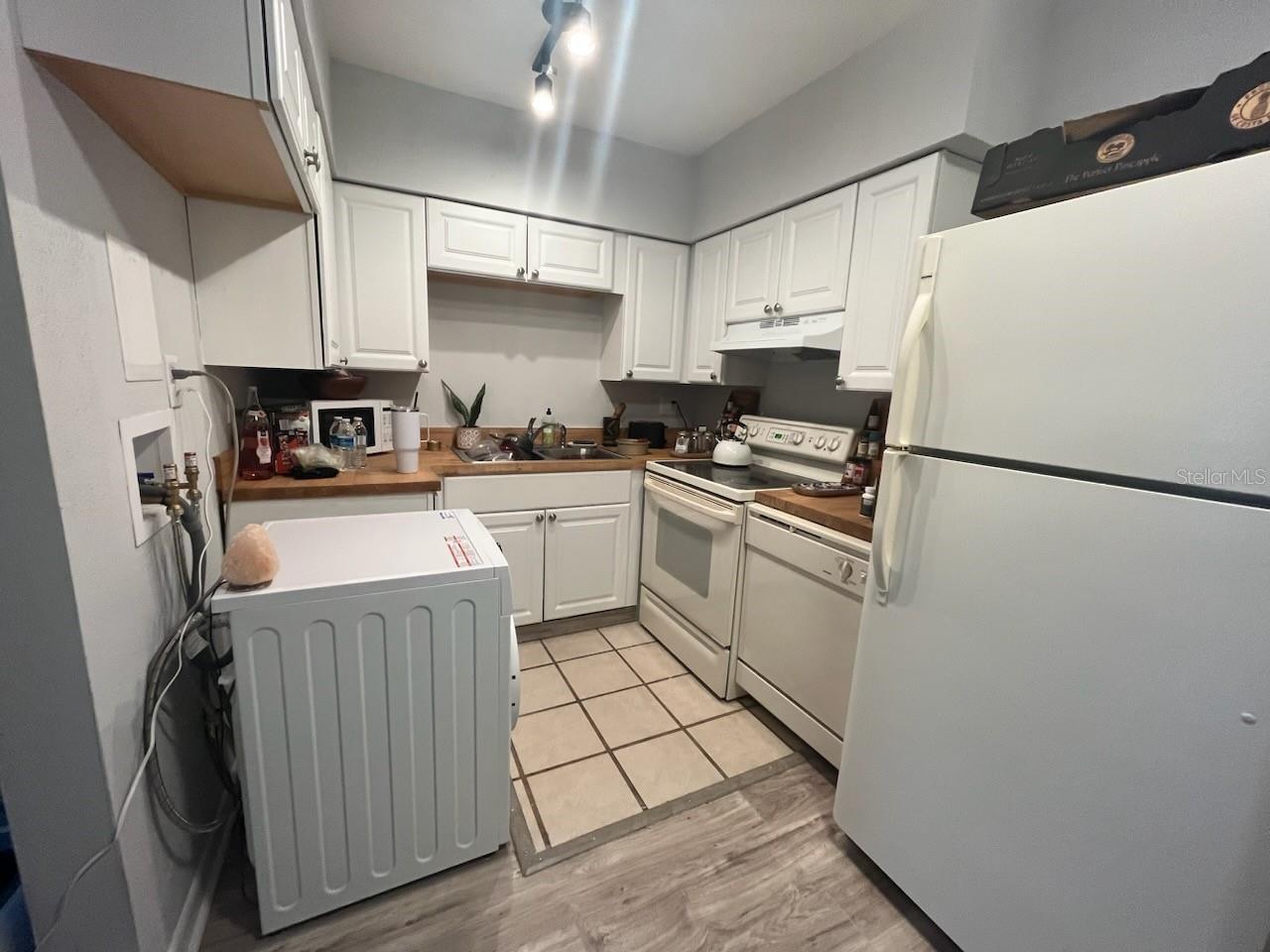 5380 4th St N #203 Property Photo 4