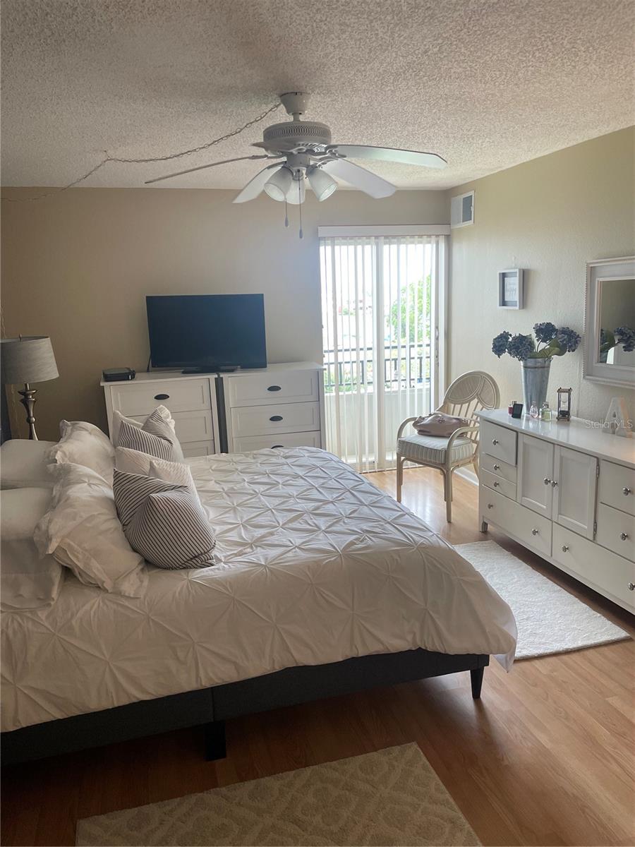 830 S Gulfview Blvd #406 Property Photo 11