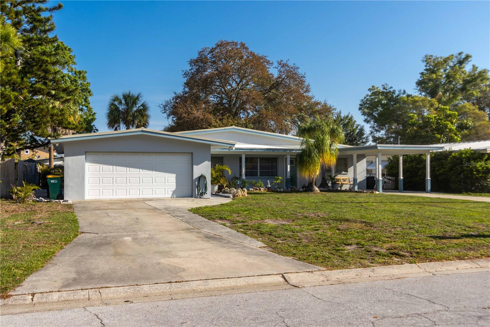 2717 Pinehurst Ave Property Photo 3