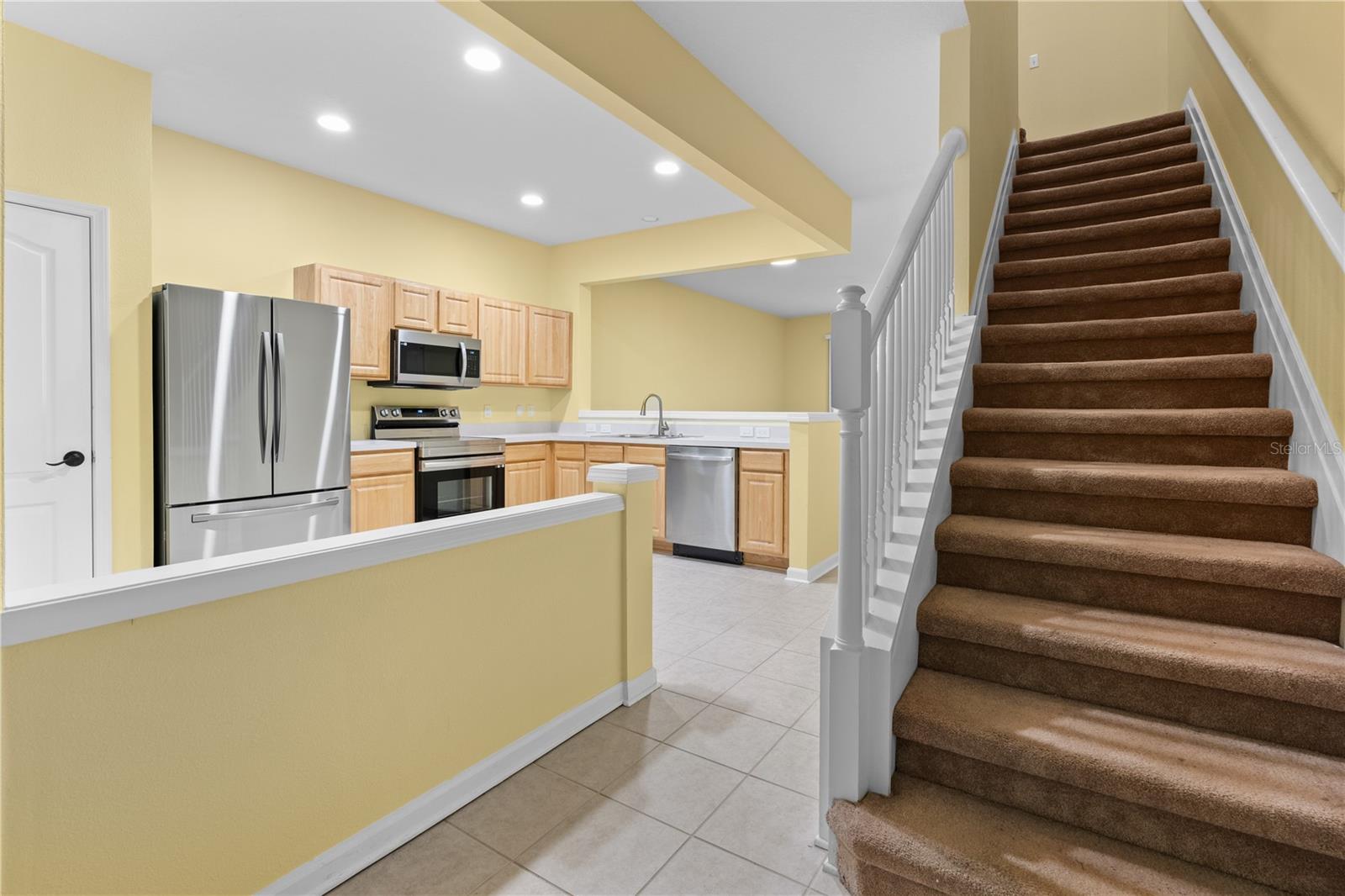 2619 Redford Way Property Photo 4
